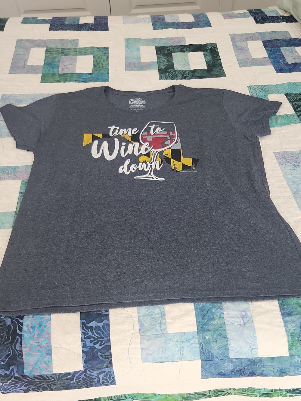 Like New! Fun Maryland Wine T-shirt